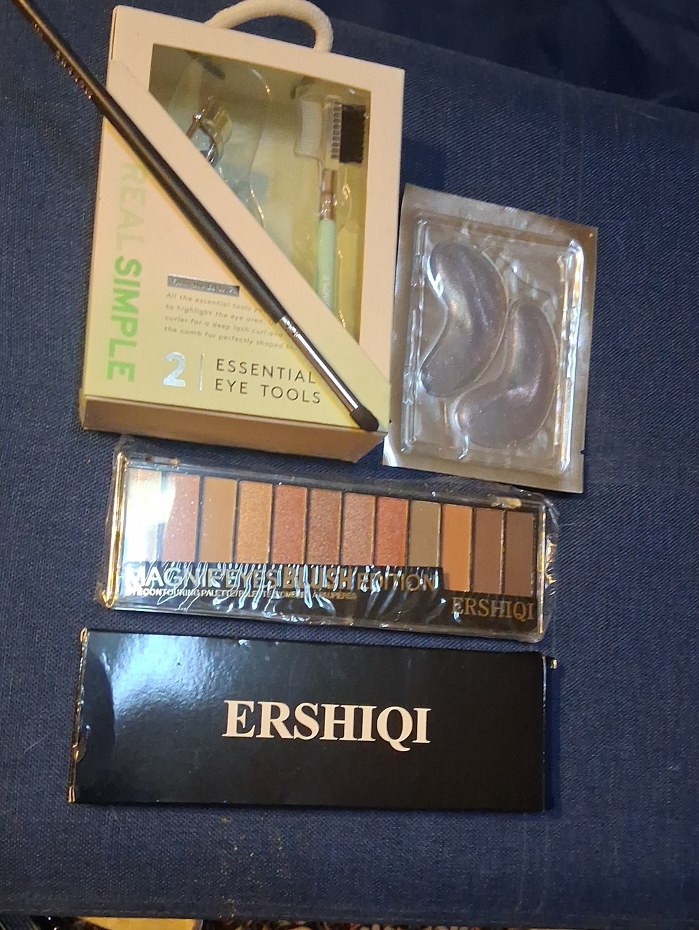 Simple Warm Neutral Eyeshadow Palette with Brush And Tools!